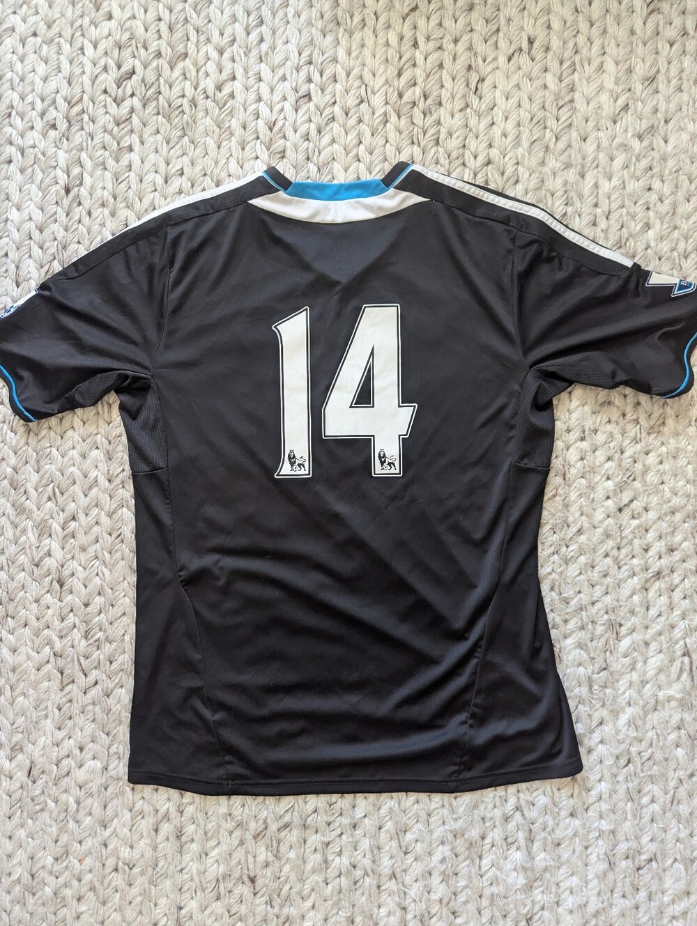 Chelsea Soccer Away Jersey 11-12 - Picture 5 of 6